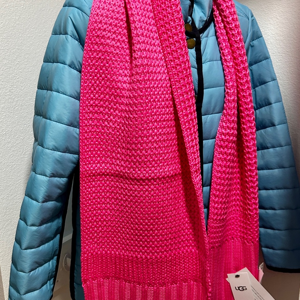 UGG French Pink scarf. NWT - Picture 6 of 7